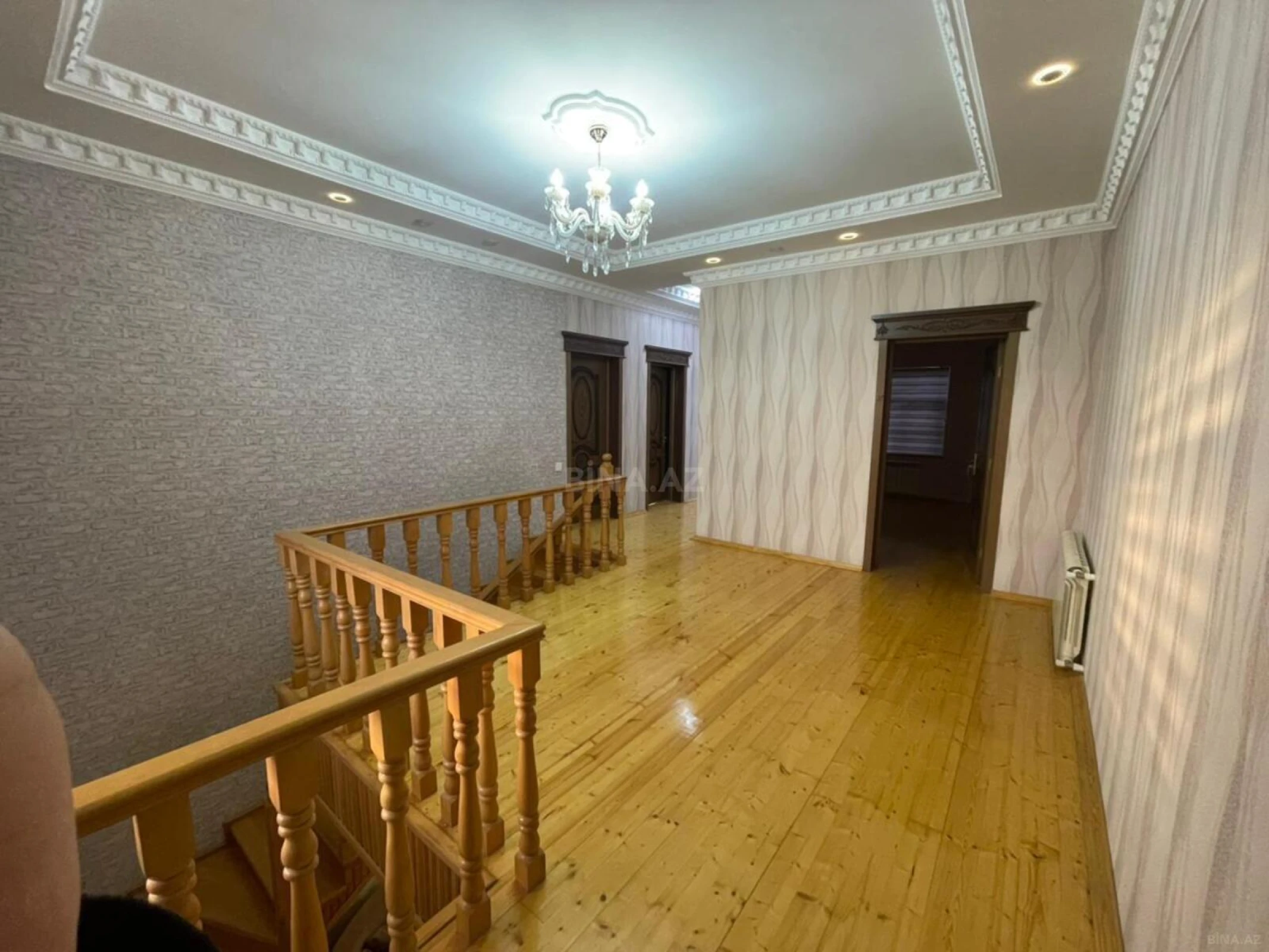 Satılır 7 otaqlı həyət evi 240 m²