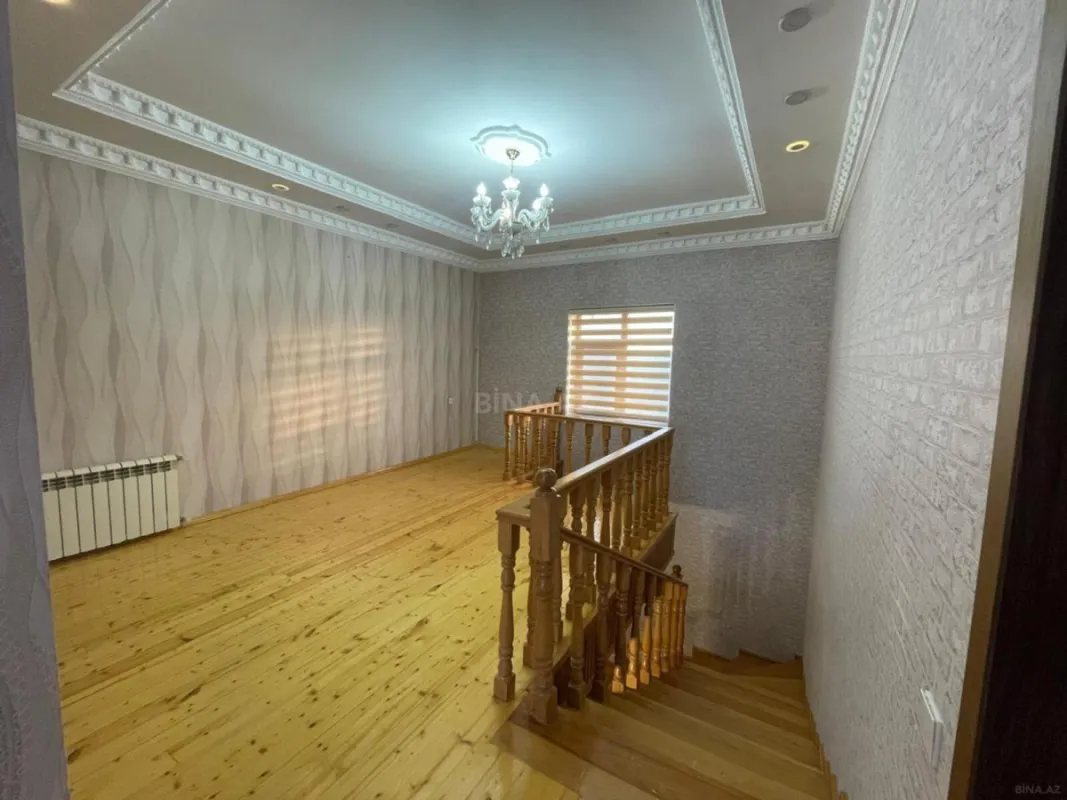Satılır 7 otaqlı həyət evi 240 m²