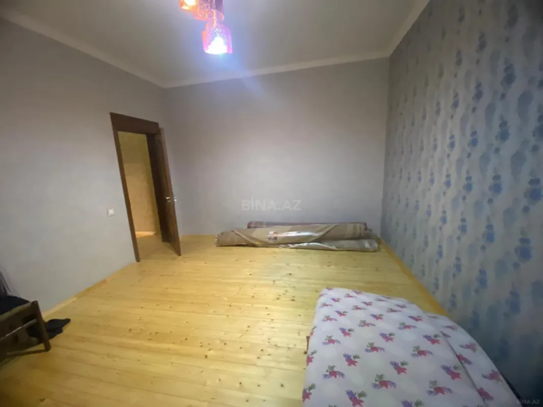 Satılır 7 otaqlı həyət evi 240 m²
