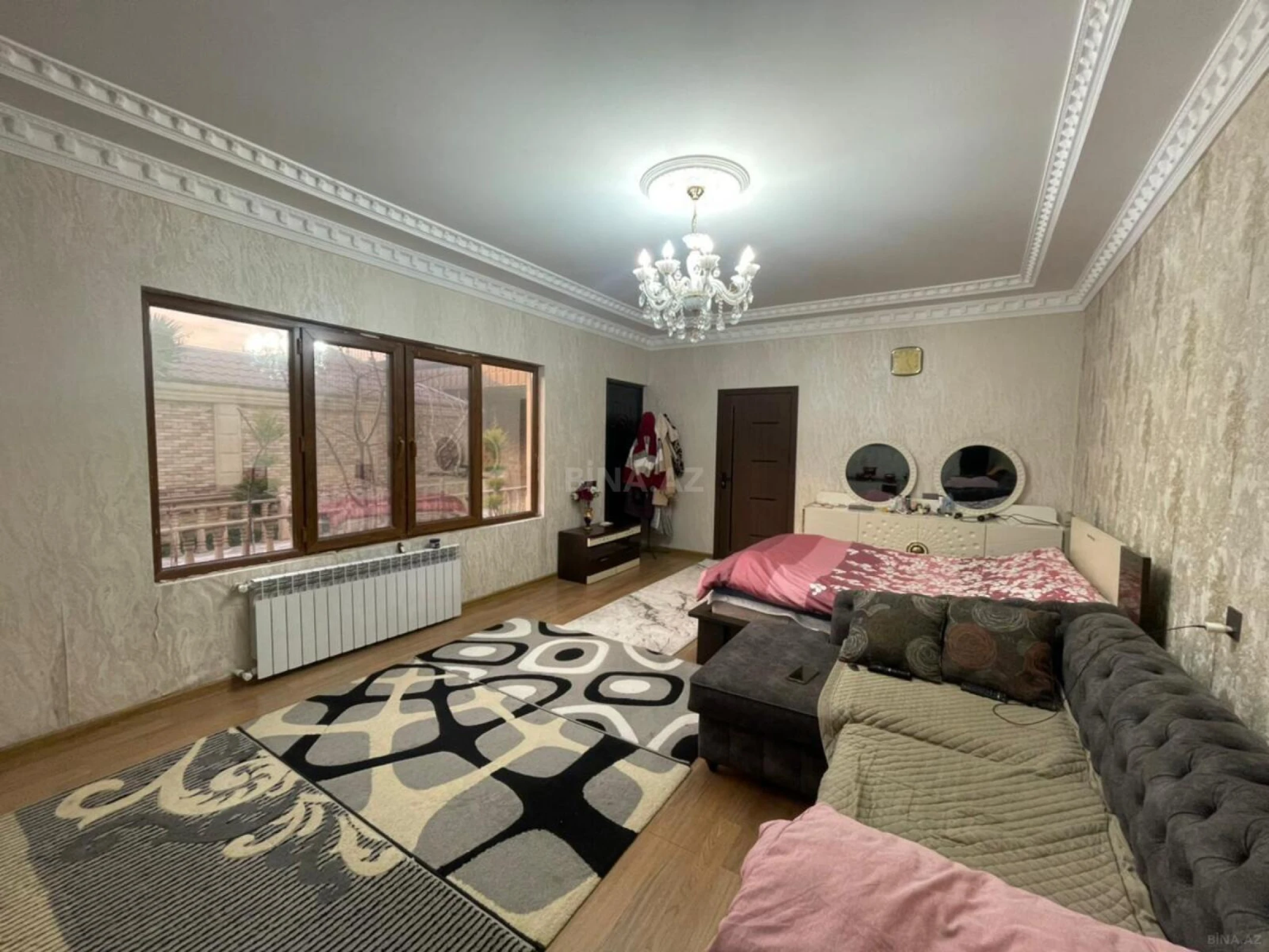 Satılır 7 otaqlı həyət evi 240 m²