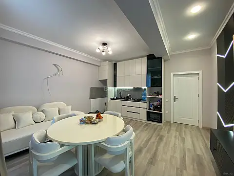 Satılır 2 otaqlı mənzil 57 m²