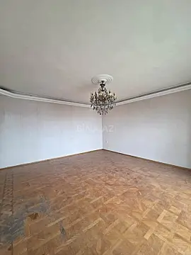 Satılır 3 otaqlı mənzil 135 m²