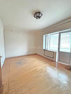 Satılır 3 otaqlı mənzil 135 m²