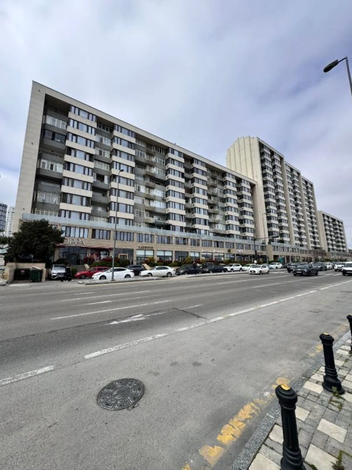 Satılır 3 otaqlı mənzil 135 m²