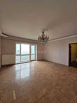Satılır 3 otaqlı mənzil 135 m²