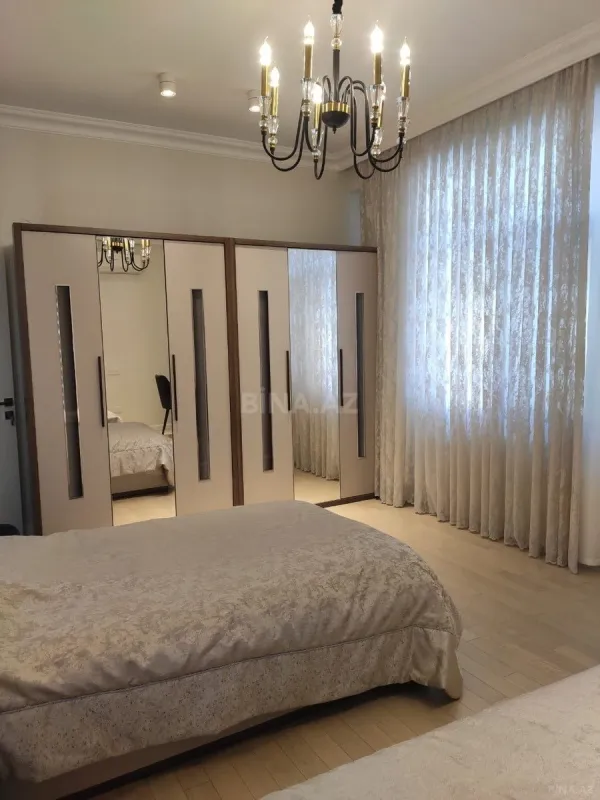 Kirayə verilir 3 otaqlı mənzil 170 m²