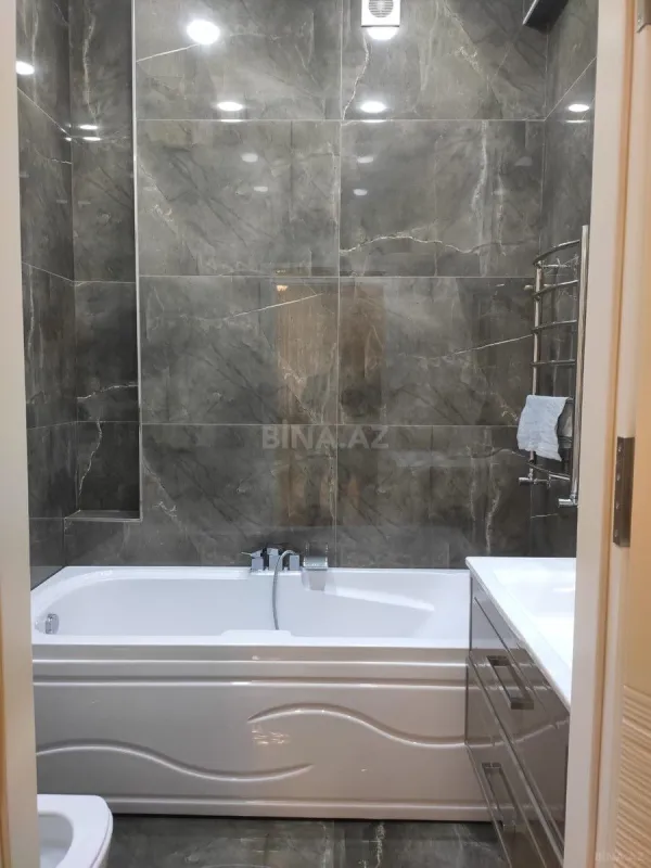 Kirayə verilir 3 otaqlı mənzil 170 m²