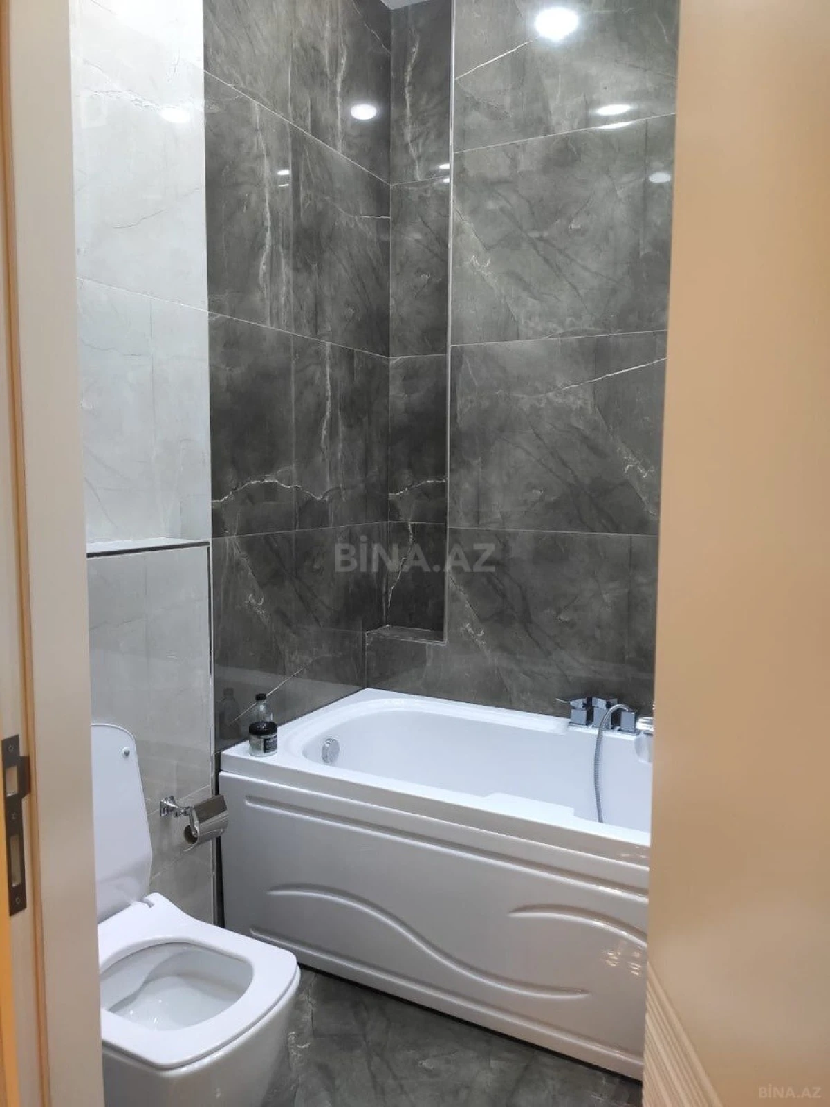 Kirayə verilir 3 otaqlı mənzil 170 m²