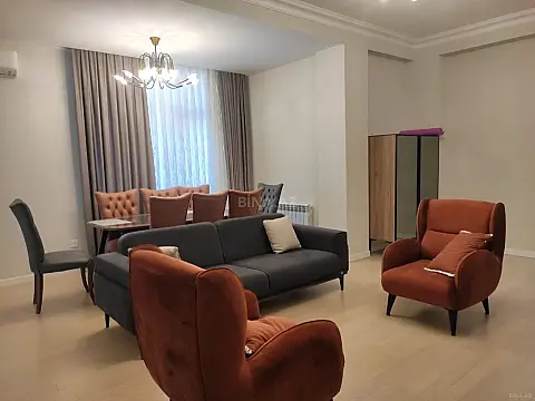 Kirayə verilir 3 otaqlı mənzil 170 m²
