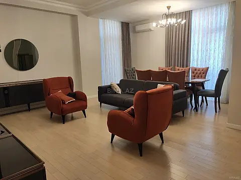 Kirayə verilir 3 otaqlı mənzil 170 m²