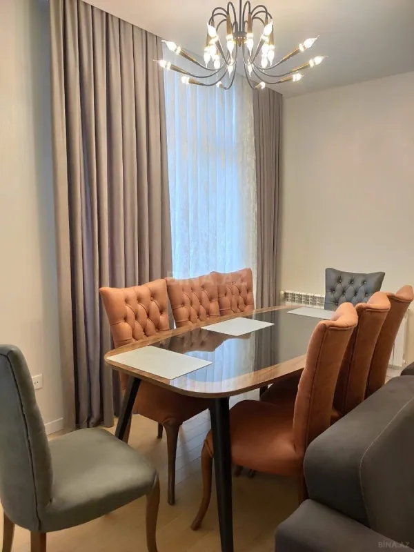 Kirayə verilir 3 otaqlı mənzil 170 m²