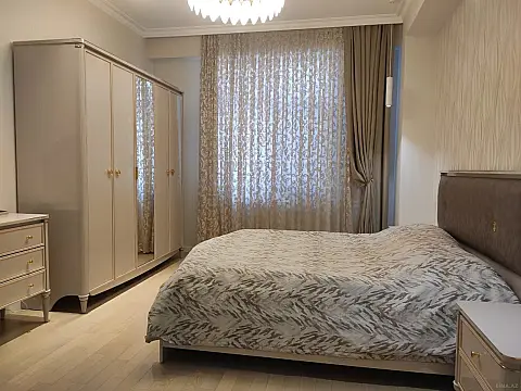 Kirayə verilir 3 otaqlı mənzil 170 m²