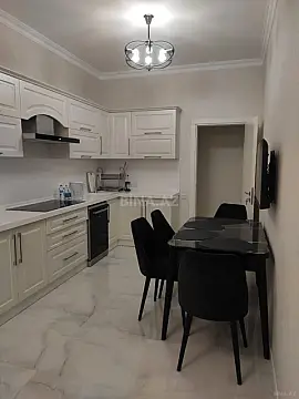 Kirayə verilir 3 otaqlı mənzil 170 m²
