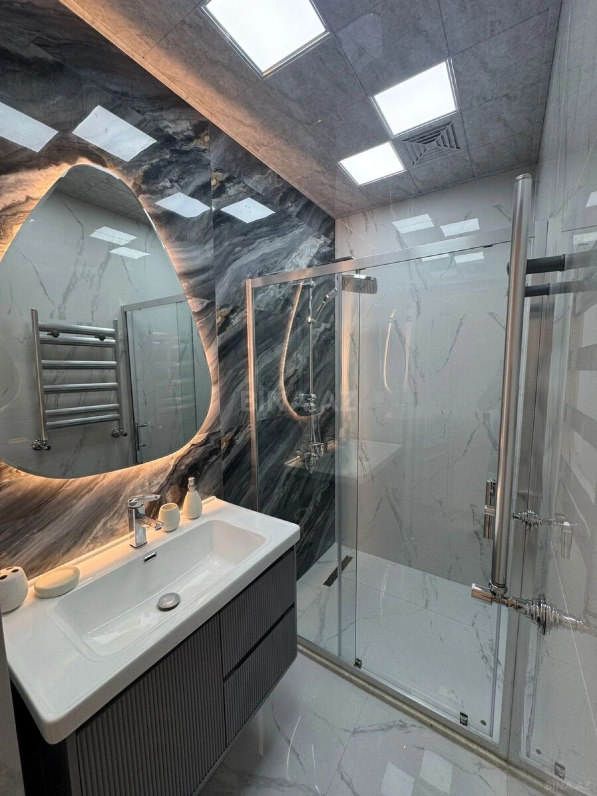 Satılır 2 otaqlı mənzil 60 m²