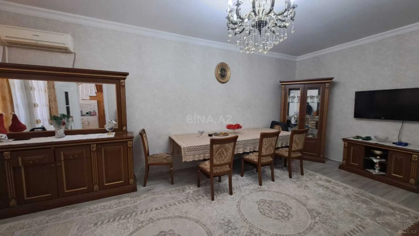 Satılır 4 otaqlı həyət evi 180 m²
