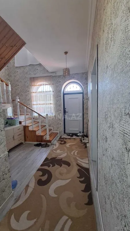 Satılır 4 otaqlı həyət evi 180 m²