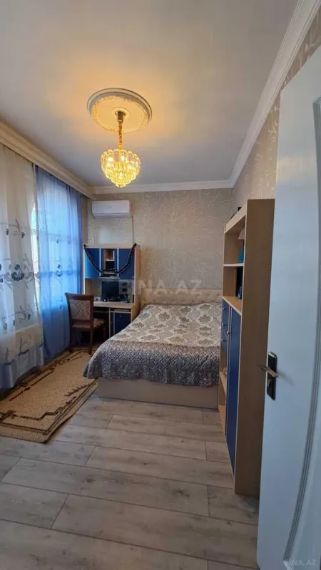 Satılır 4 otaqlı həyət evi 180 m²