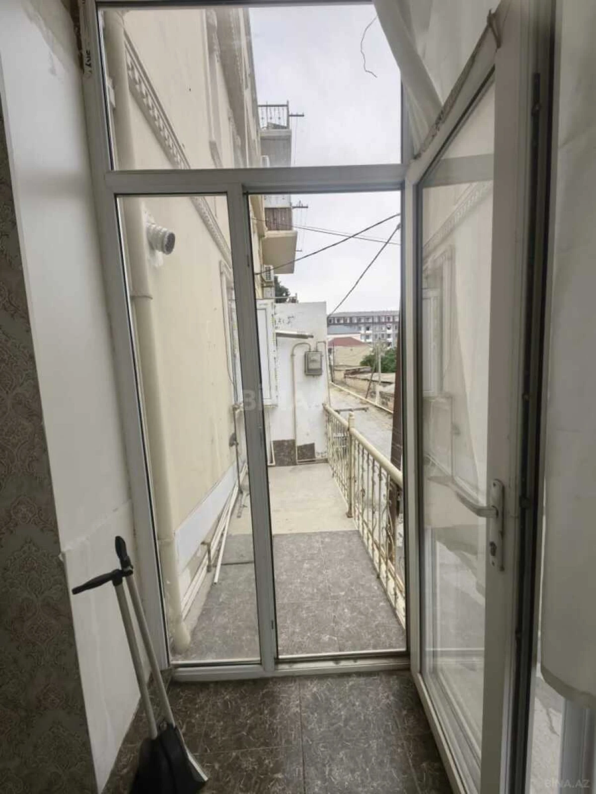Satılır 1 otaqlı mənzil 40 m²