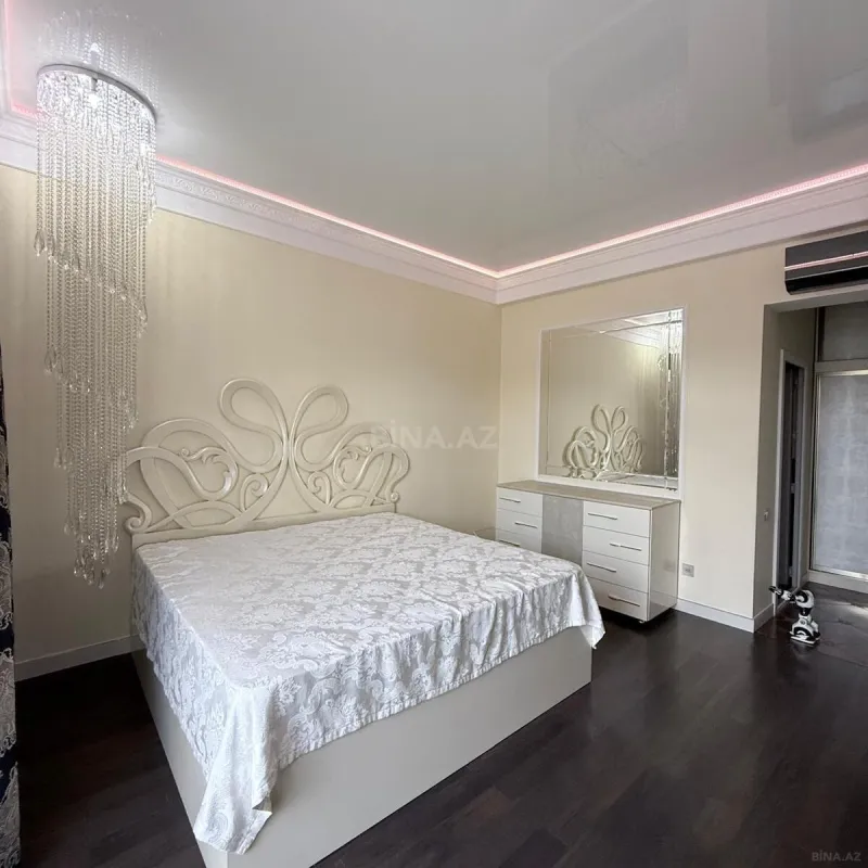 Kirayə verilir 3 otaqlı mənzil 145 m²