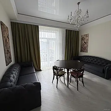 Kirayə verilir 3 otaqlı mənzil 145 m²
