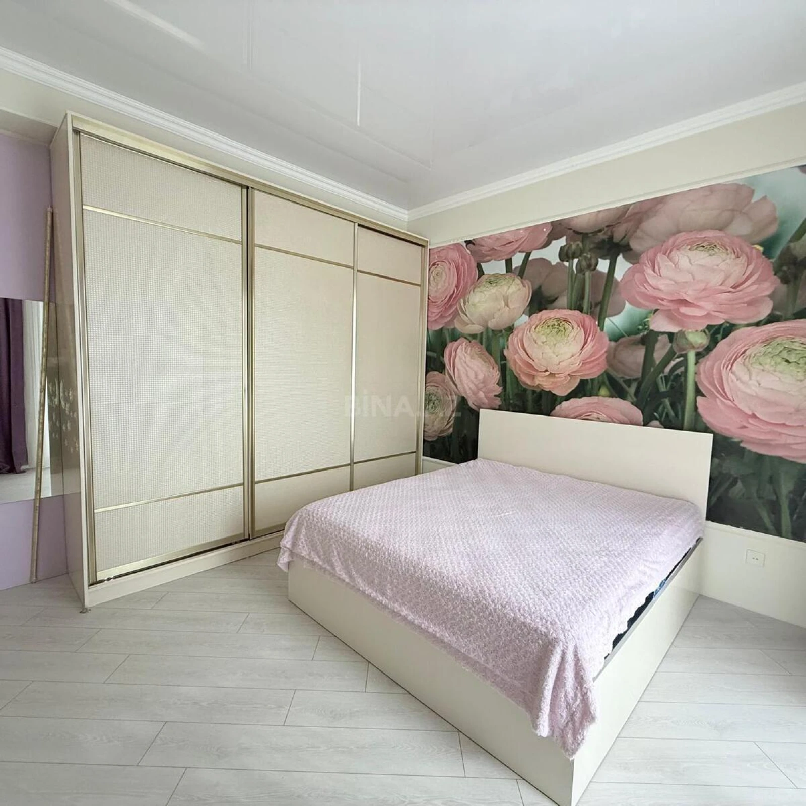 Kirayə verilir 3 otaqlı mənzil 145 m²