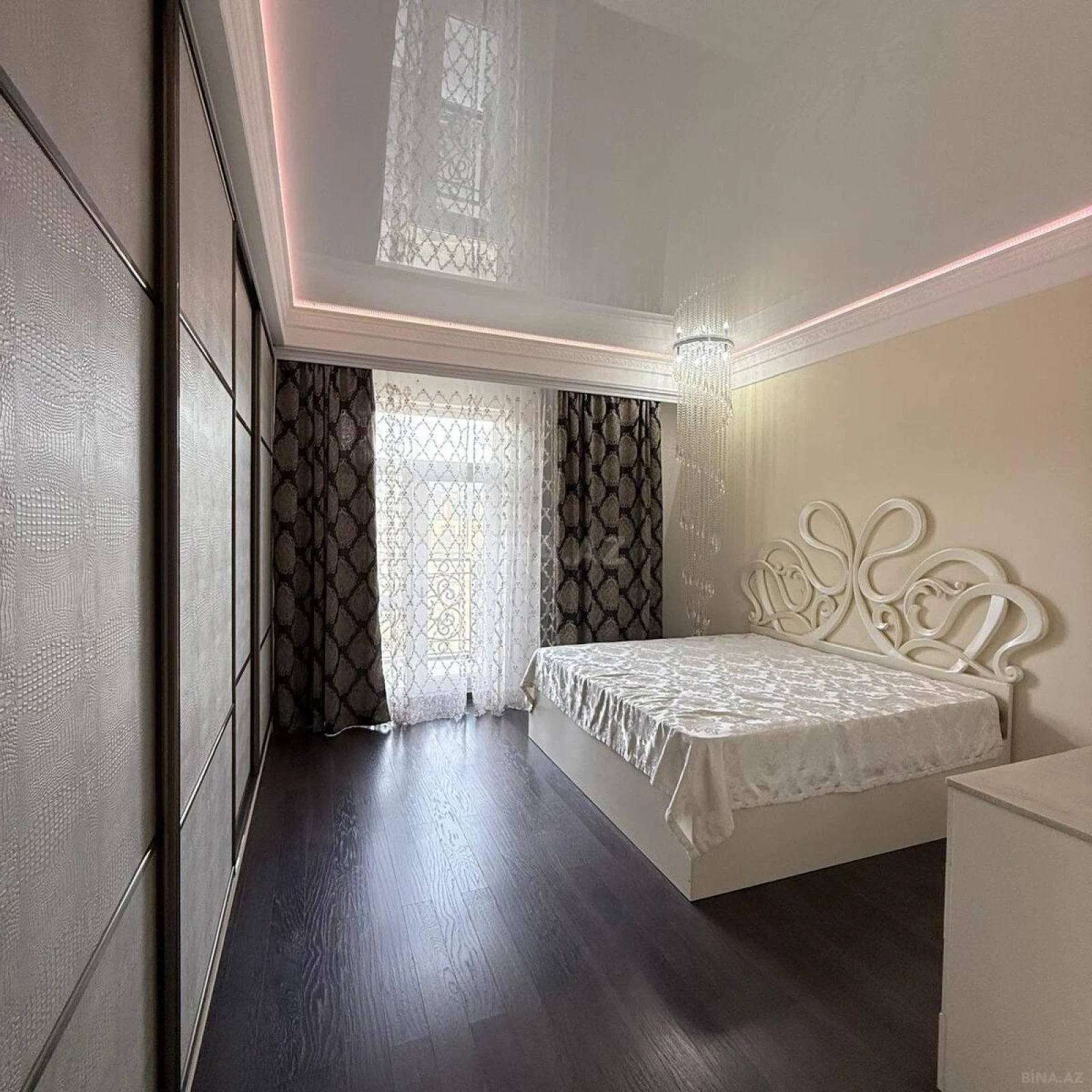 Kirayə verilir 3 otaqlı mənzil 145 m²