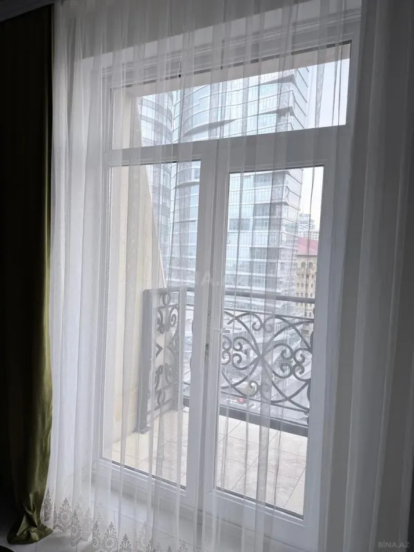 Kirayə verilir 3 otaqlı mənzil 145 m²