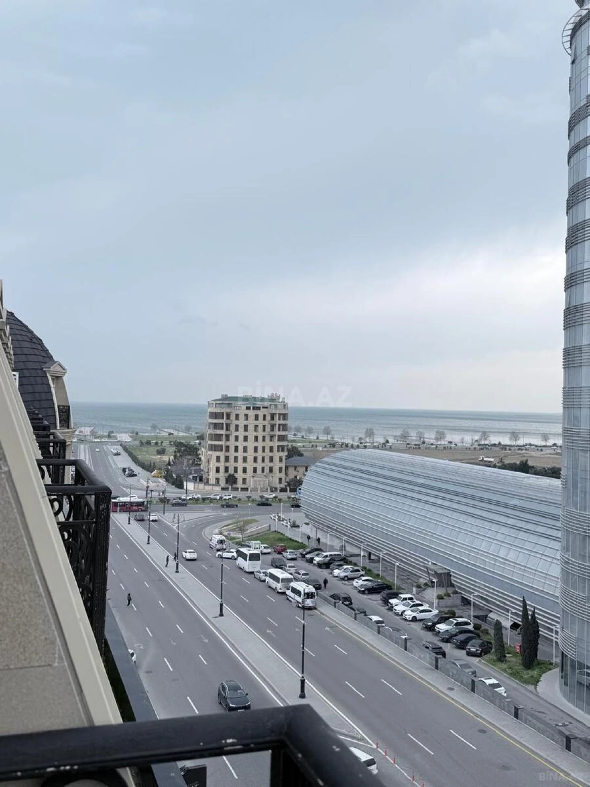 Kirayə verilir 3 otaqlı mənzil 145 m²