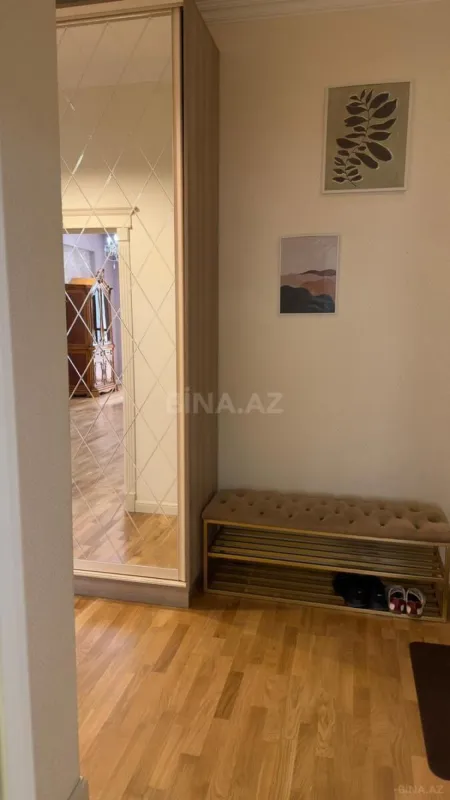 Satılır 3 otaqlı mənzil 120 m²