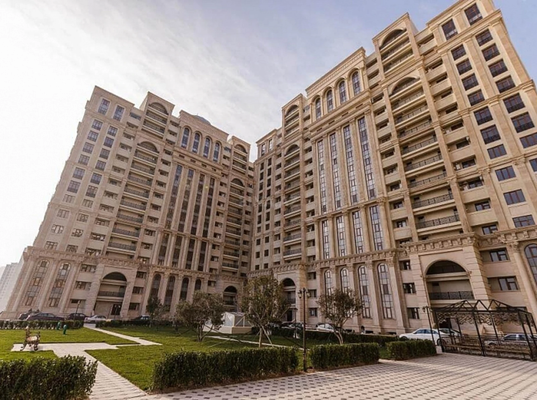 Satılır 3 otaqlı mənzil 120 m²