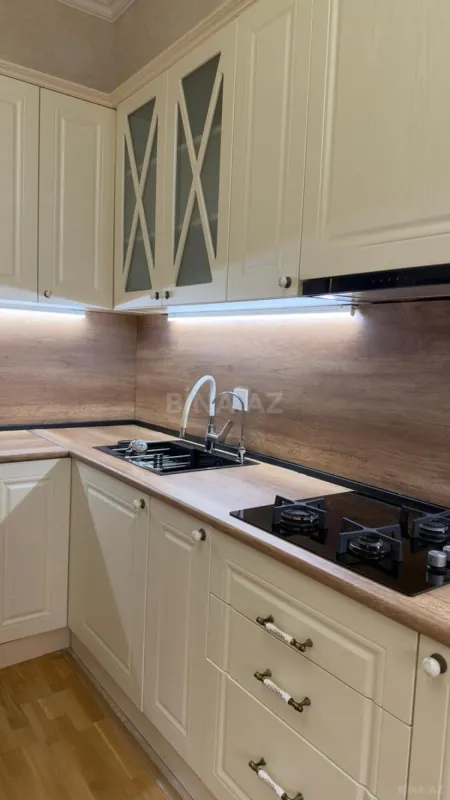 Satılır 3 otaqlı mənzil 120 m²