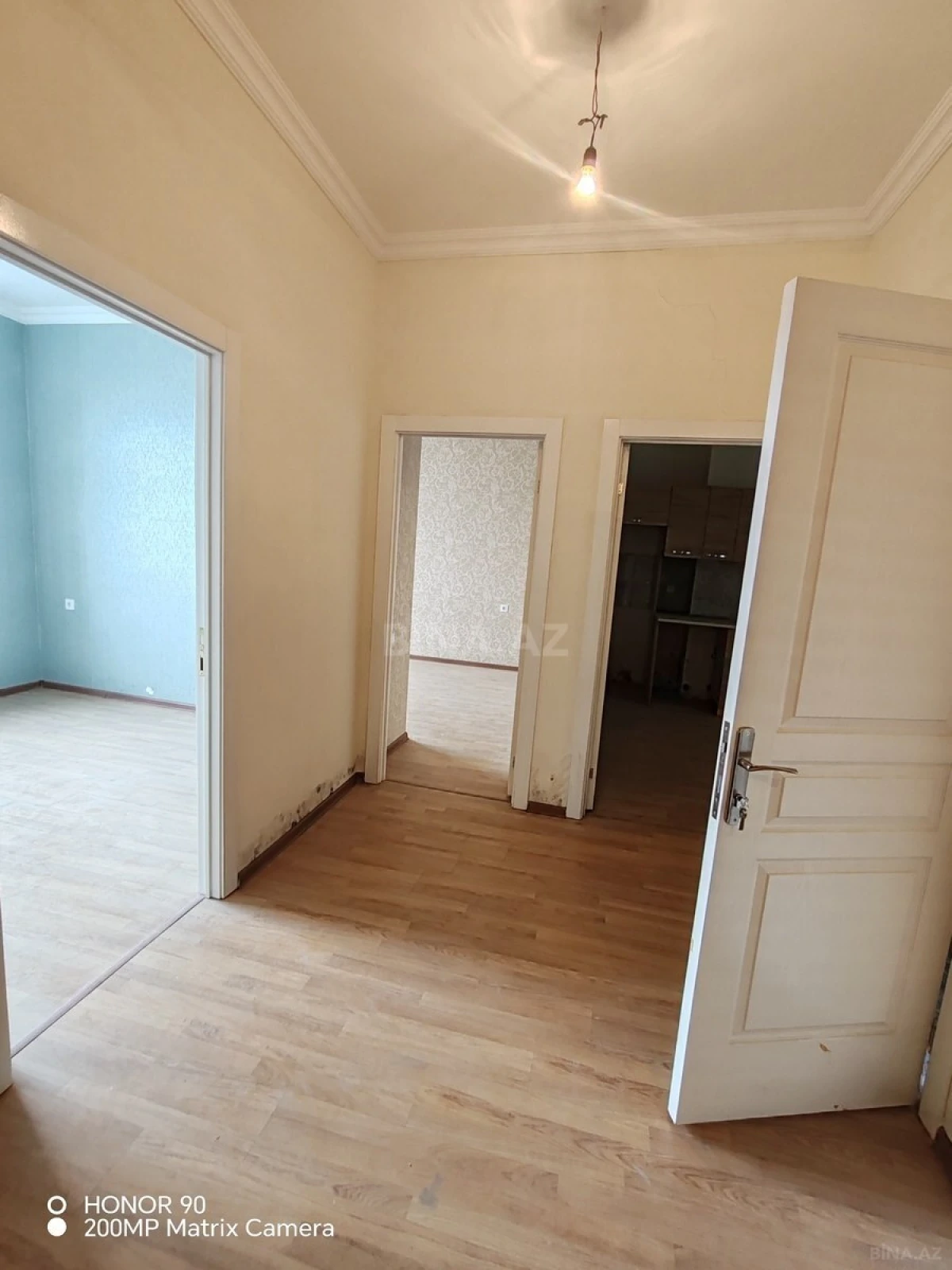 Satılır 4 otaqlı mənzil 85 m²
