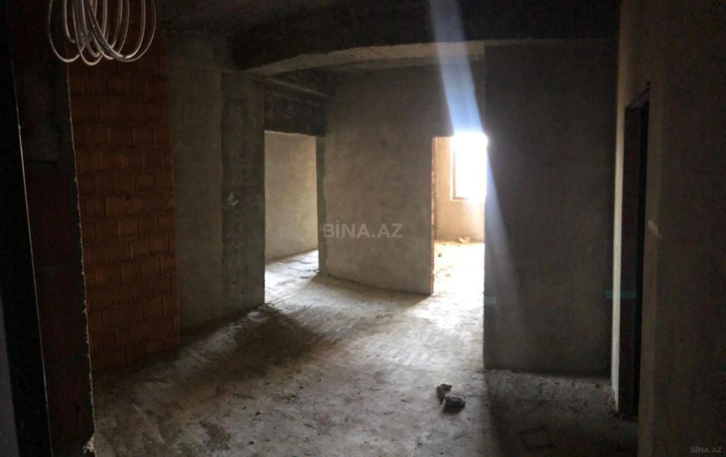 Satılır 3 otaqlı mənzil 122.5 m²