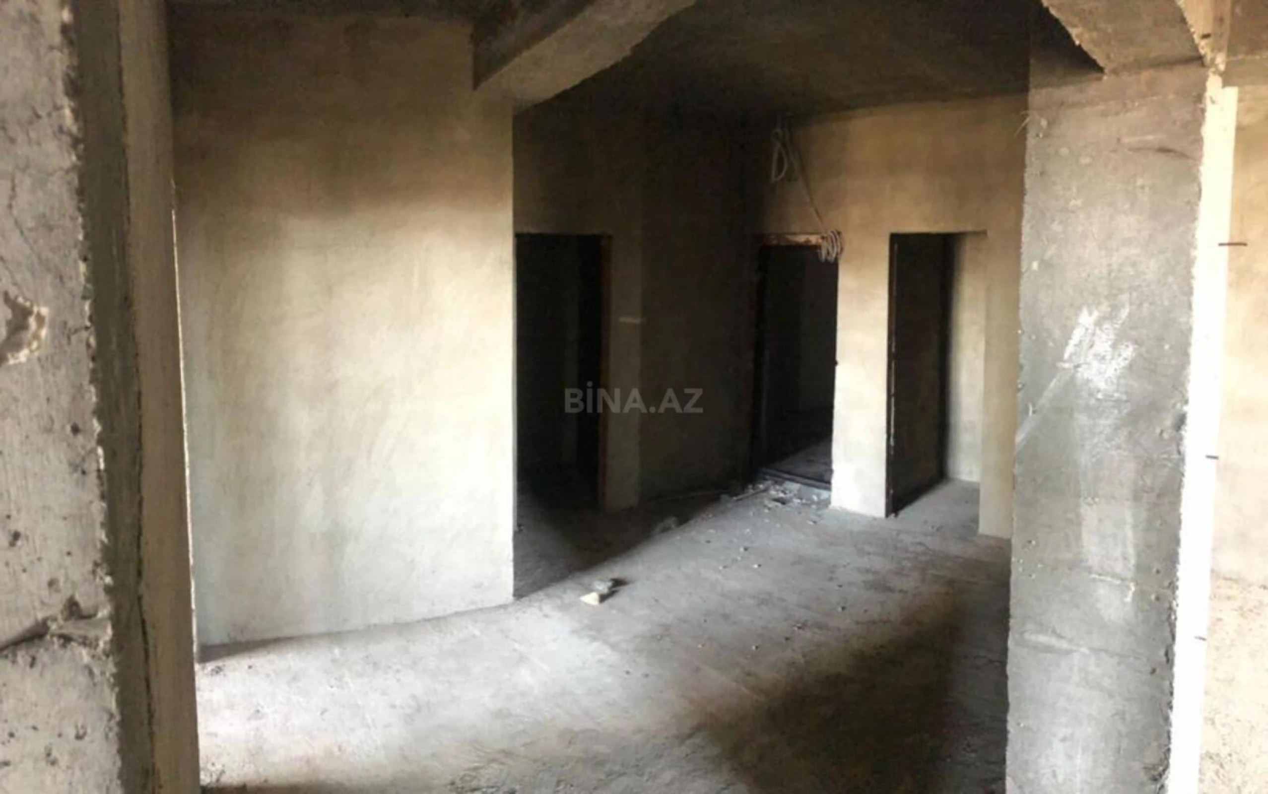 Satılır 3 otaqlı mənzil 122.5 m²