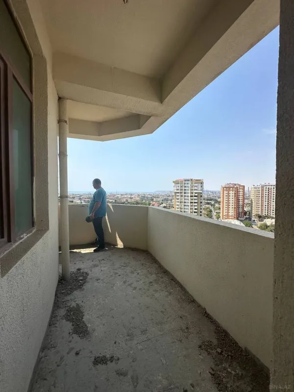 Satılır 3 otaqlı mənzil 122.5 m²