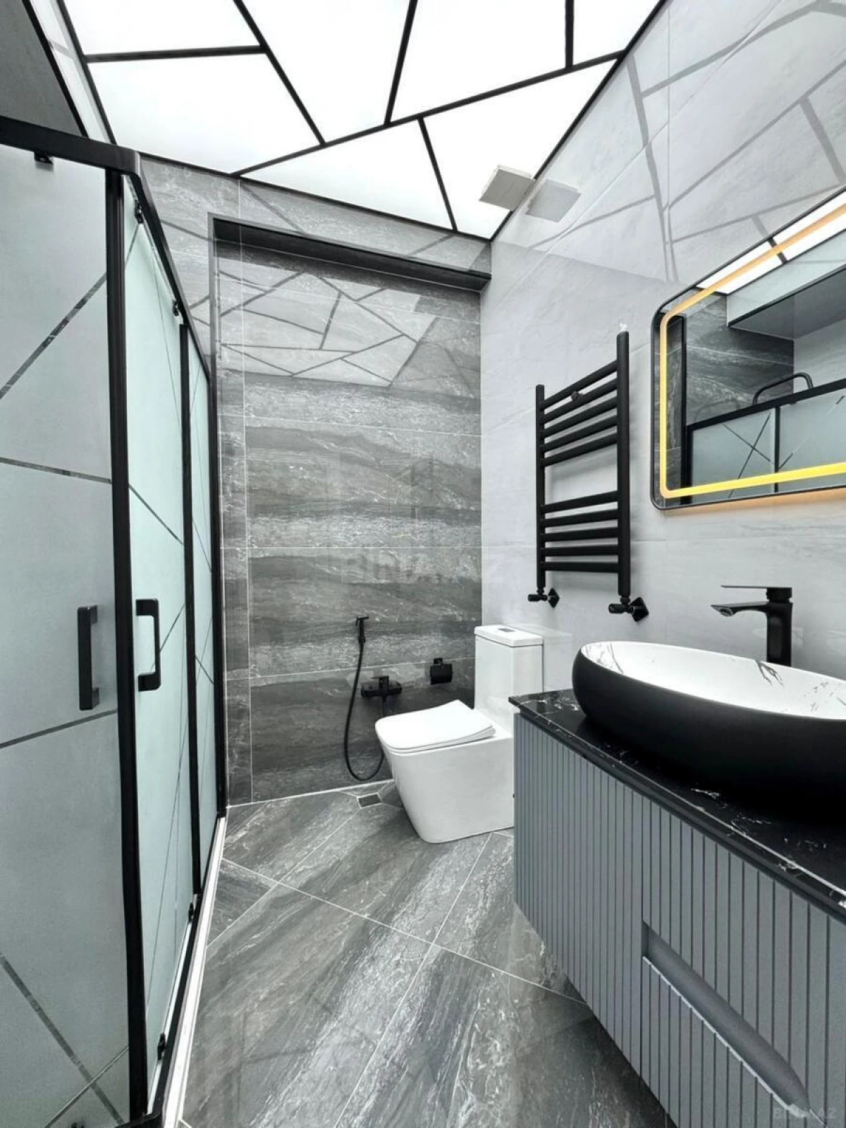 Satılır 2 otaqlı mənzil 55 m²