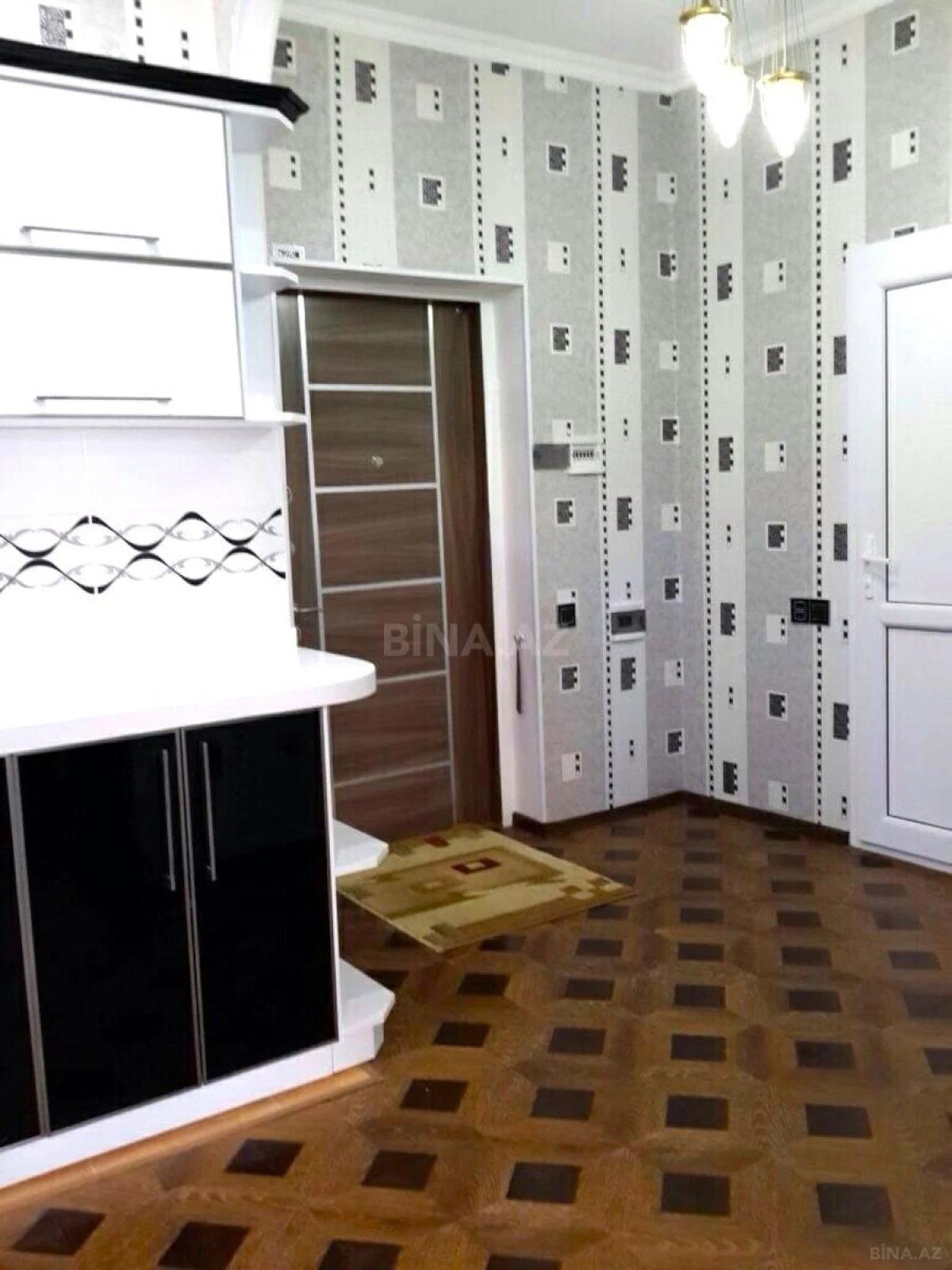 Satılır 2 otaqlı mənzil 67 m²