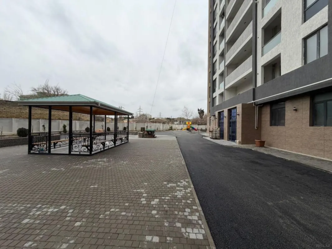 Satılır 3 otaqlı mənzil 125 m²