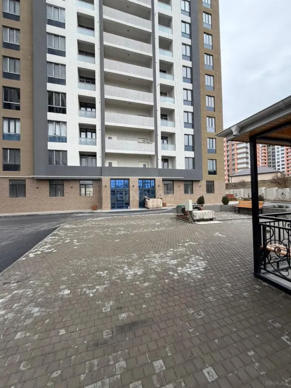 Satılır 3 otaqlı mənzil 125 m²