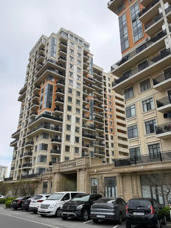 Satılır 2 otaqlı mənzil 100 m²