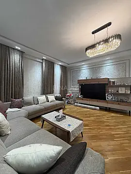Satılır 2 otaqlı mənzil 100 m²