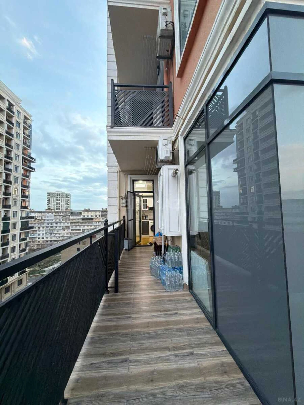 Satılır 2 otaqlı mənzil 100 m²