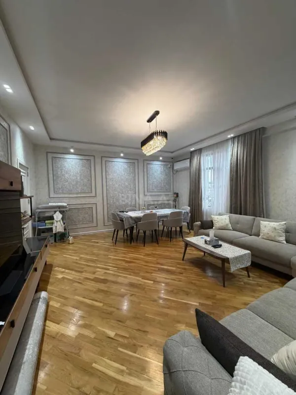 Satılır 2 otaqlı mənzil 100 m²