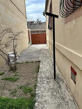 Satılır 4 otaqlı həyət evi 150 m²