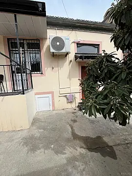 Satılır 4 otaqlı həyət evi 150 m²