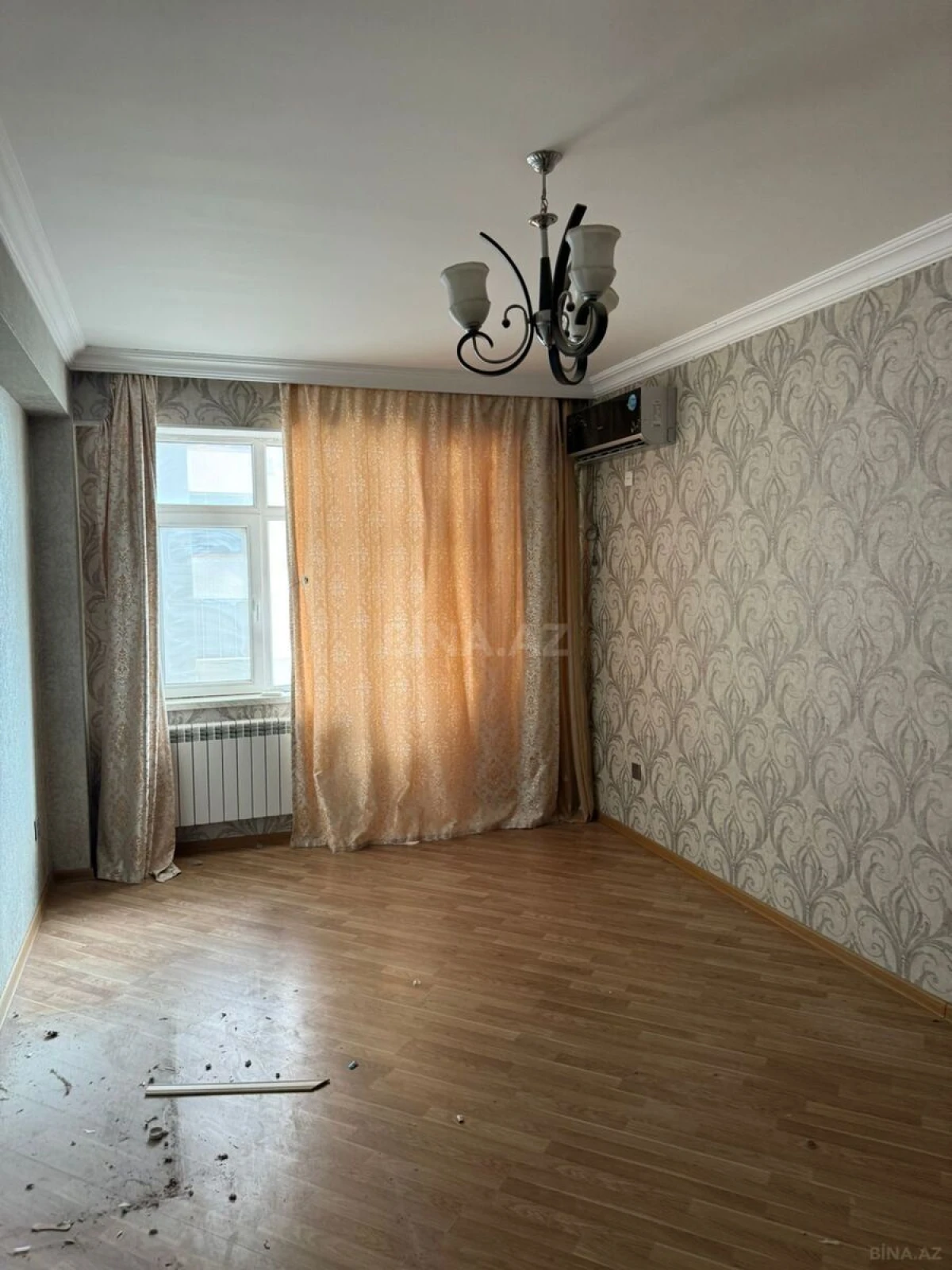 Satılır 3 otaqlı mənzil 150 m²