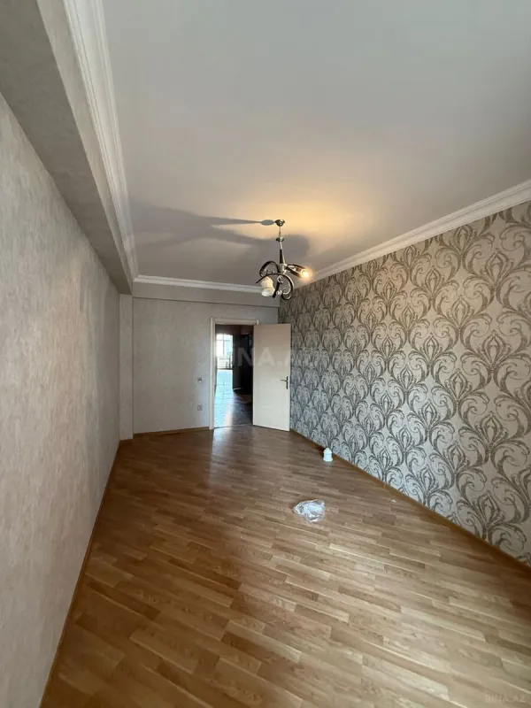 Satılır 3 otaqlı mənzil 150 m²