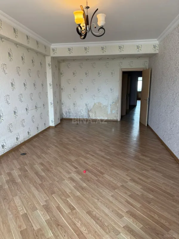 Satılır 3 otaqlı mənzil 150 m²