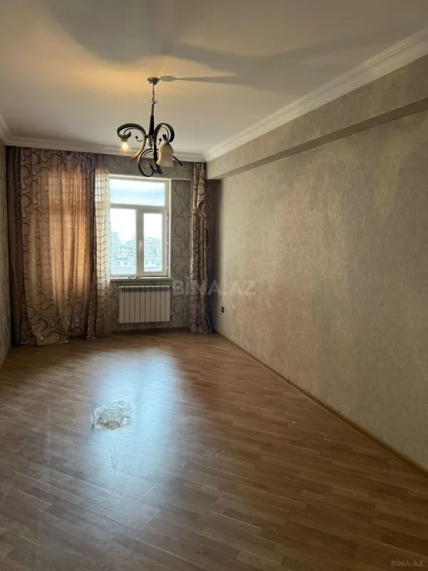 Satılır 3 otaqlı mənzil 150 m²