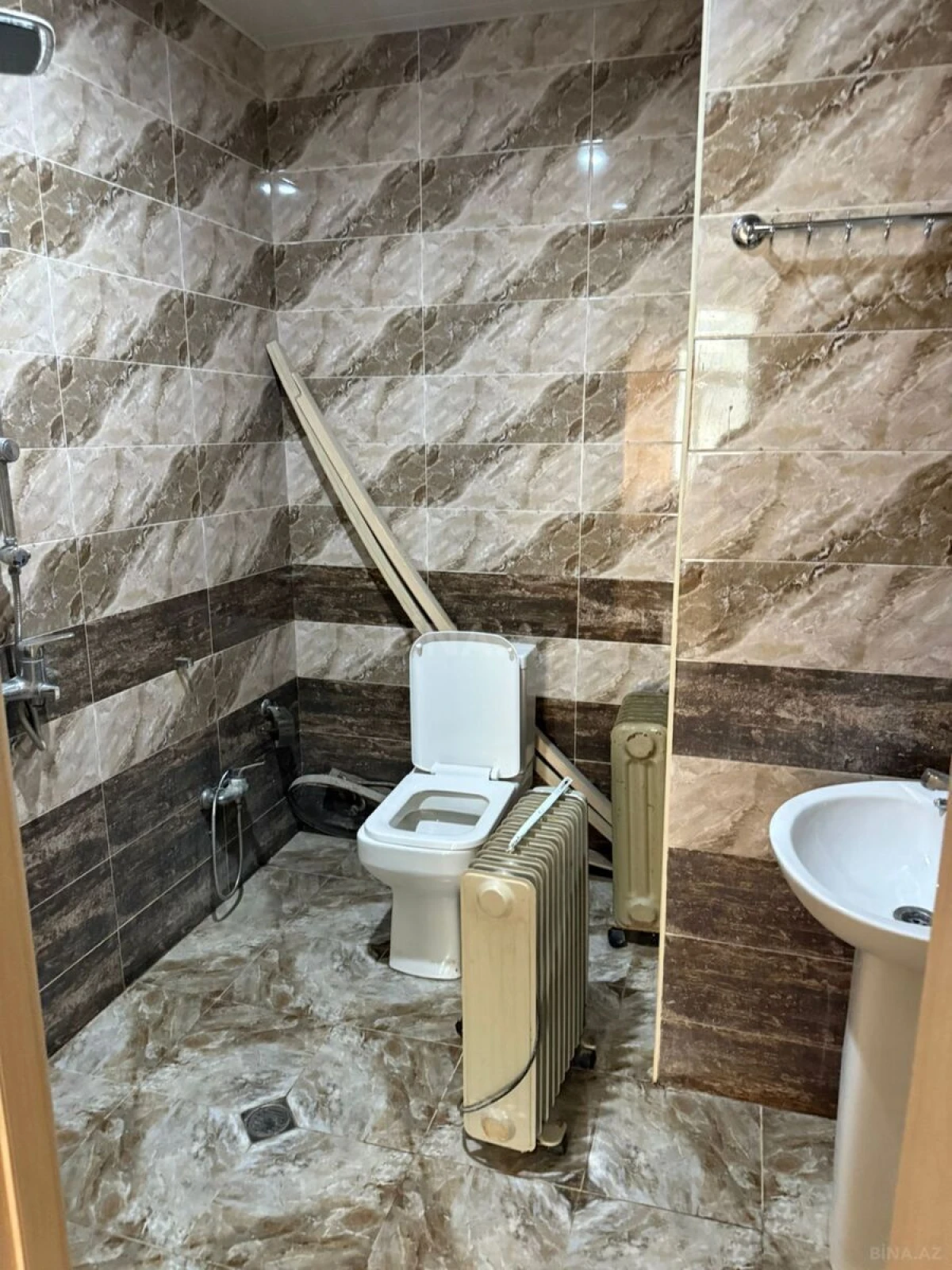 Satılır 3 otaqlı mənzil 150 m²